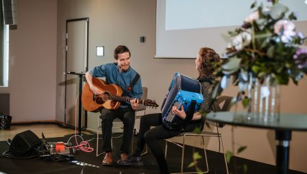 North Flip -duo, kitara ja harmonikka