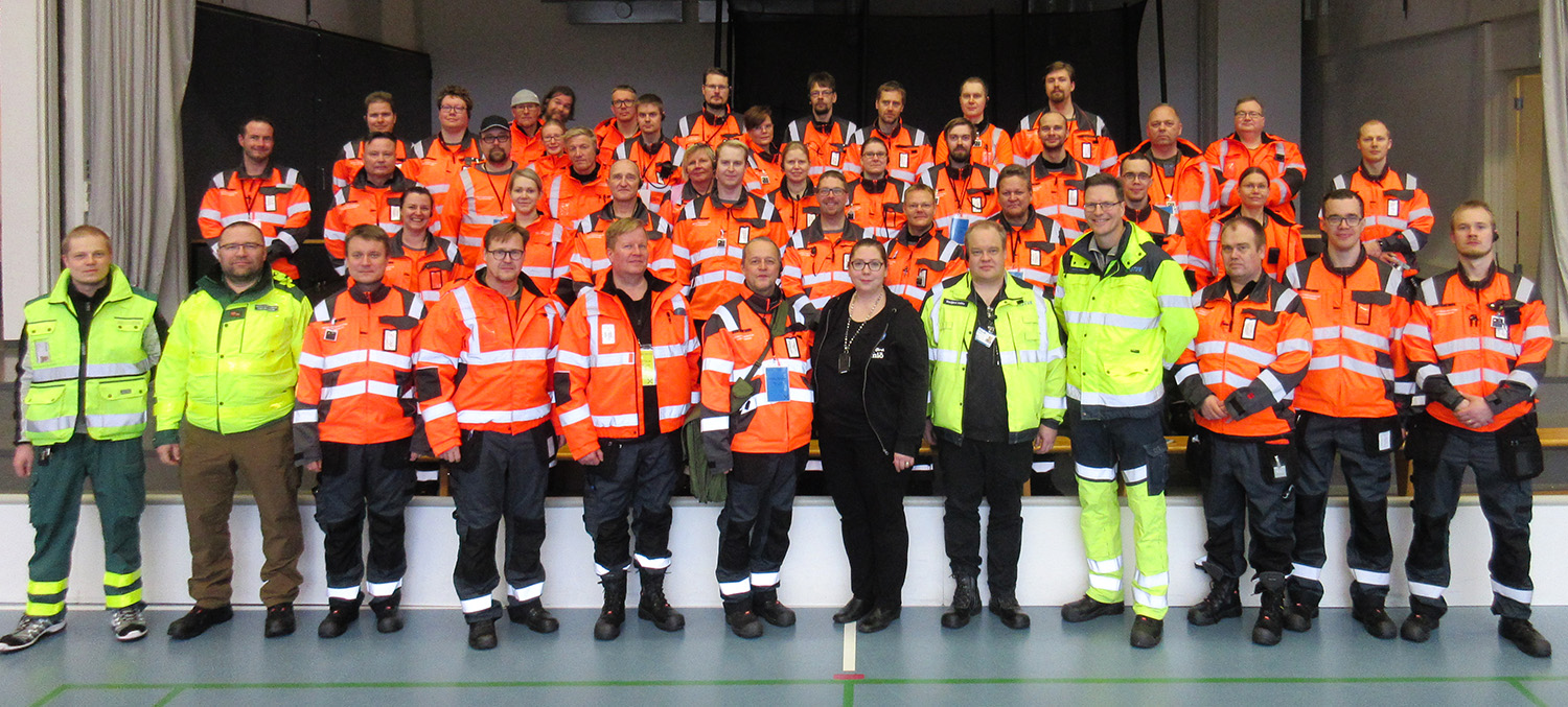 Valokuvassa Säteilyturvakeskuksen varustama vapaaehtoinen säteilymittausjoukkue.